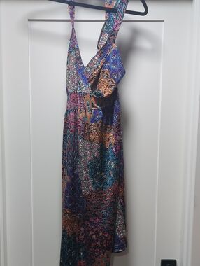 V-Neck Paisley Maxi Dress in Multicolor